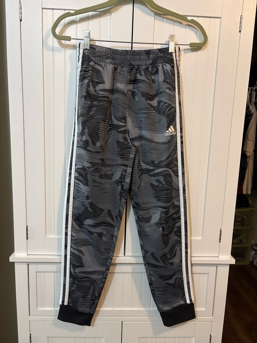 Adidas Boys 10/12 Gray Black Printed 3 Stripe Athletic Joggers Athleisure Soccer